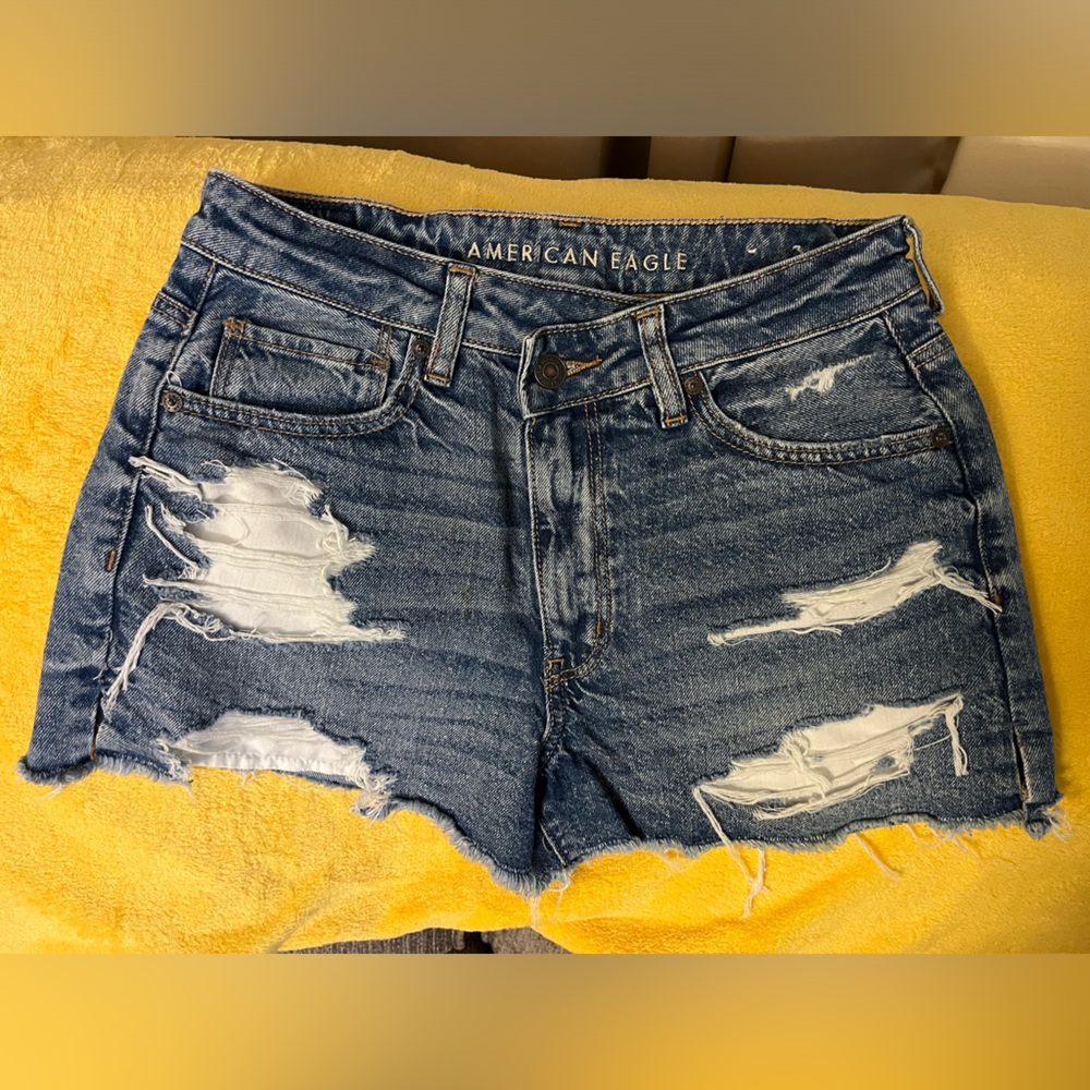 American Eagle blue jean shorts size 6
